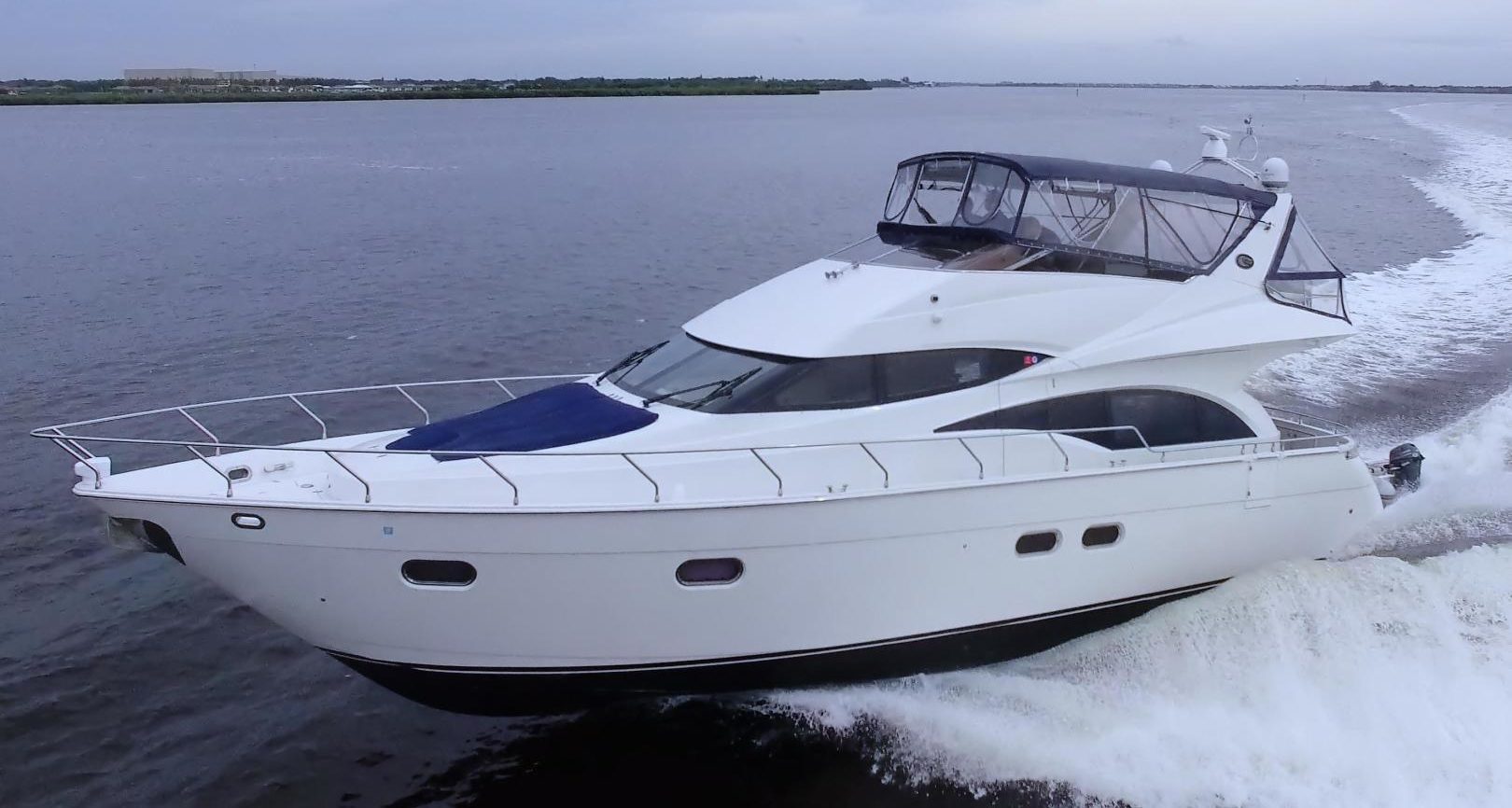 Marquis Yachts Full Screen Picture