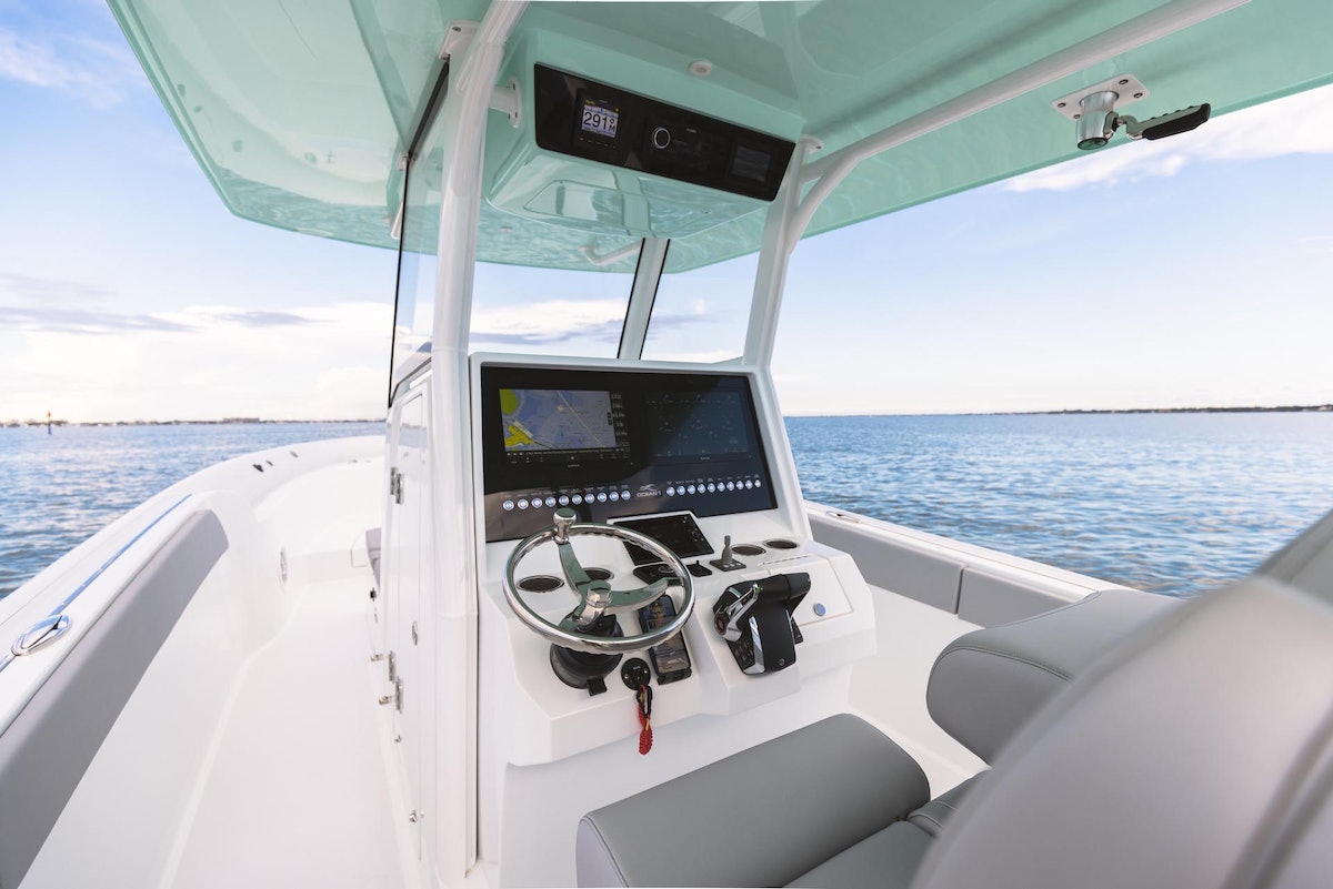 Photo of the Rogue 370 model