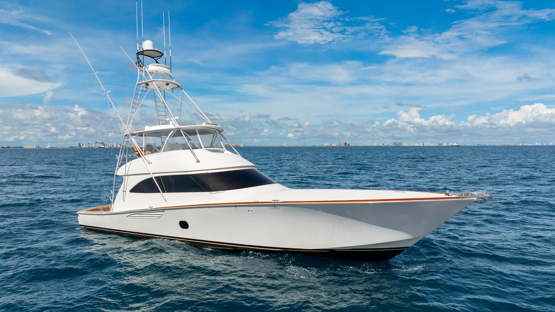 Luxury 76 Viking 2015 : The Provider